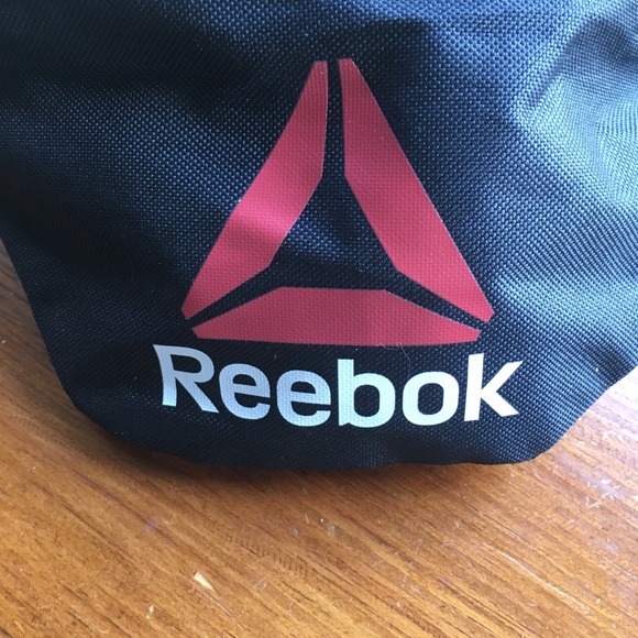Reebok fannypack. - Picture 2 of 6